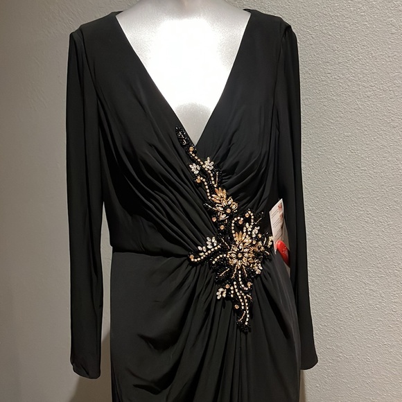 Mac Duggal 67848 FAUX WRAP LONG SLEEVE GOWN W/ APPLIQUÉ DETAIL NWT - Picture 6 of 14